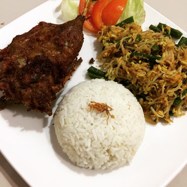 D'Sawah Amed Homestay & Warung Екстер'єр фото